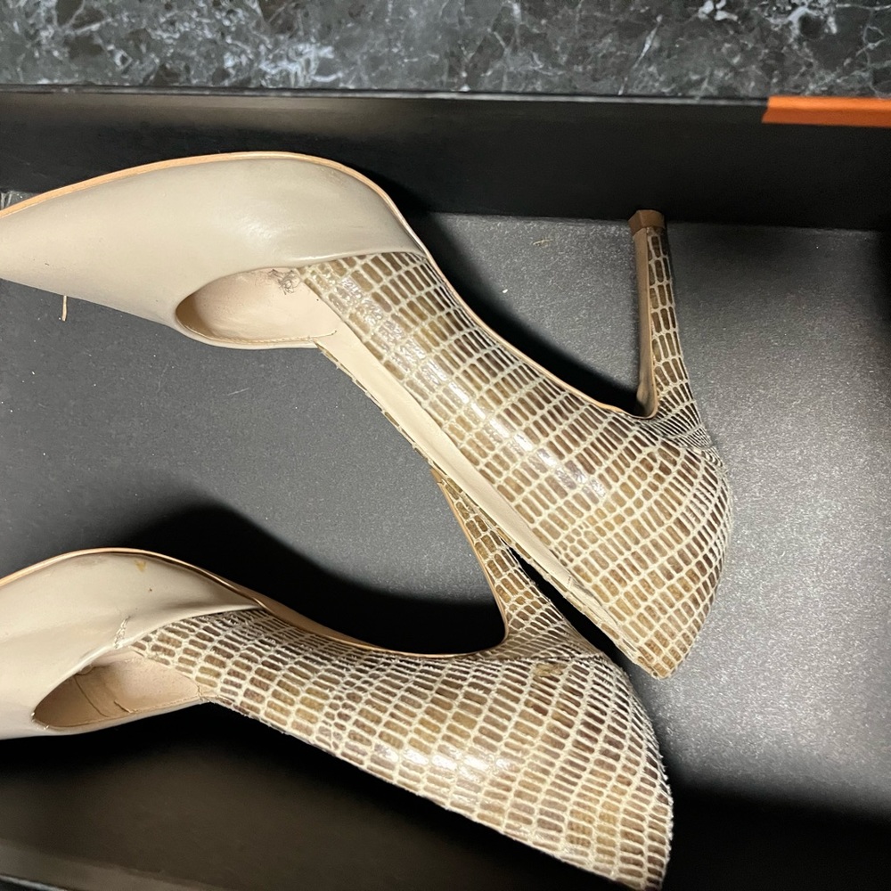 Nice tan heels